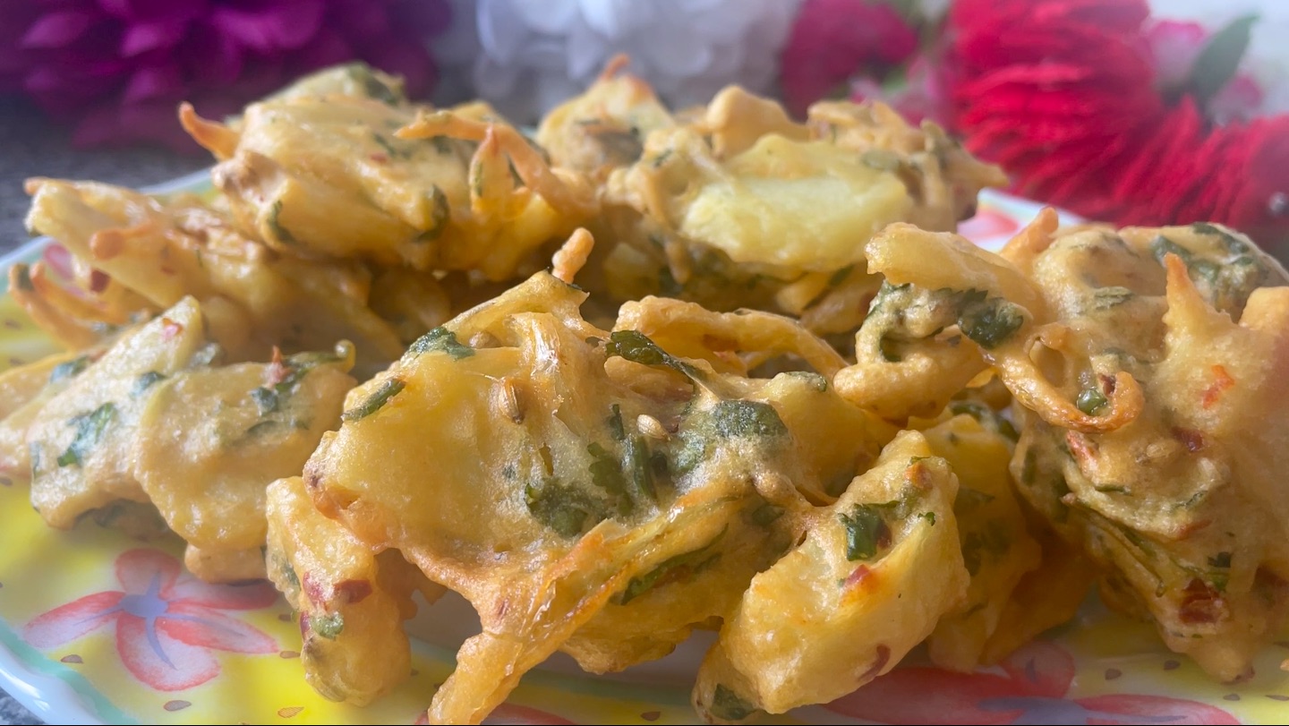 Aloo Pyaz Pakora