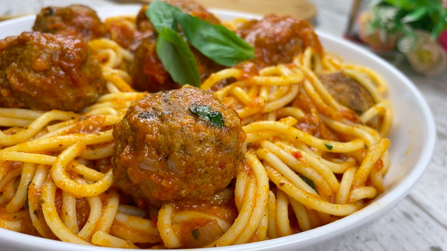 Spaghetti & Meatballs